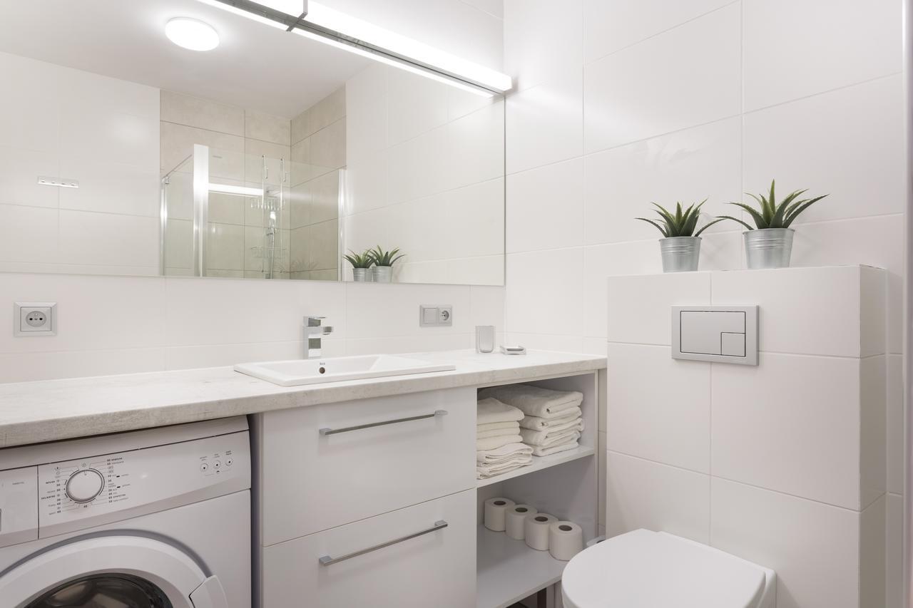 Olymp 114 I 120 Z Basenem, Sauna I Jacuzzi W Cenie