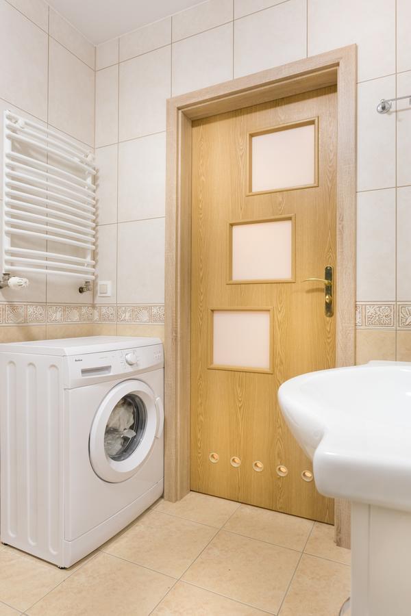 Olymp 114 I 120 Z Basenem, Sauna I Jacuzzi W Cenie